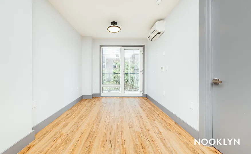 210 Parkville Avenue — Photo 3
