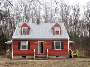74 School House Rd, Preston, CT 06365