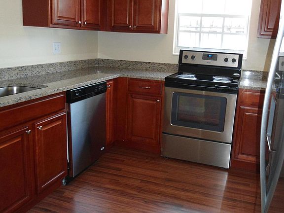 2nd image of 1011 S Broadway
