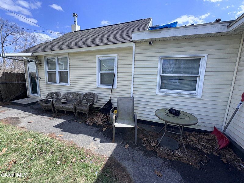 3rd image of 334 Glengary Road