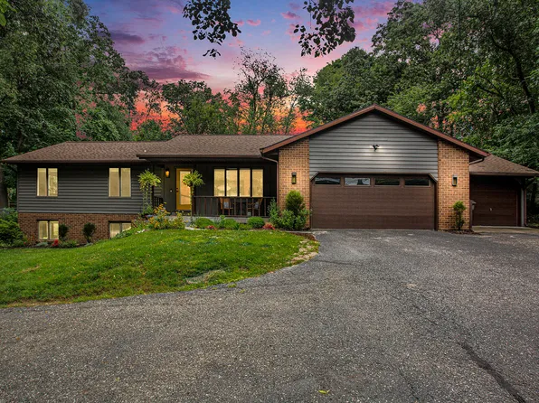 7135 Cascade Rd SE, Grand Rapids, MI 49546