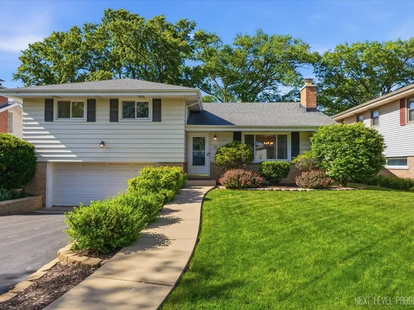 38 W Rand Rd, Villa Park, IL 60181