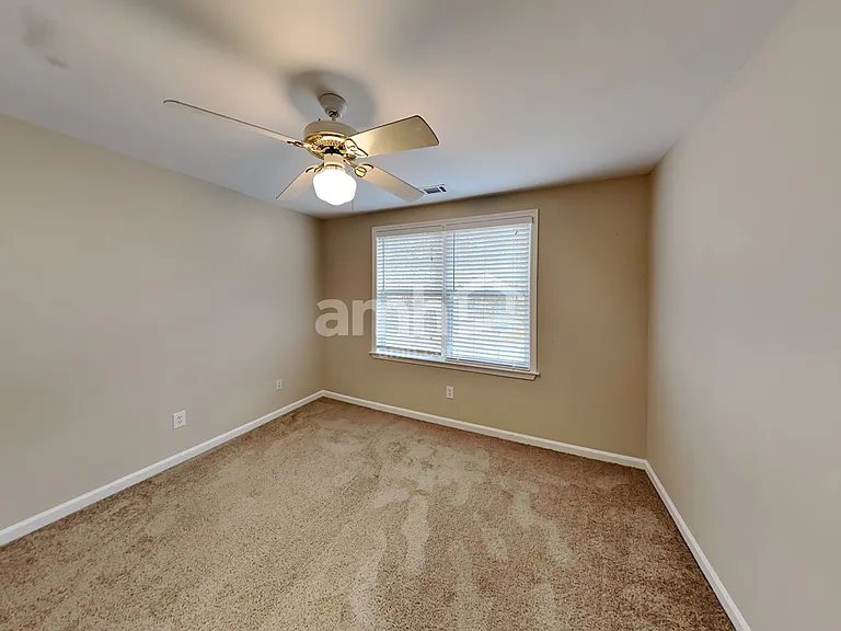 401 Lochmere Ct — Photo 15