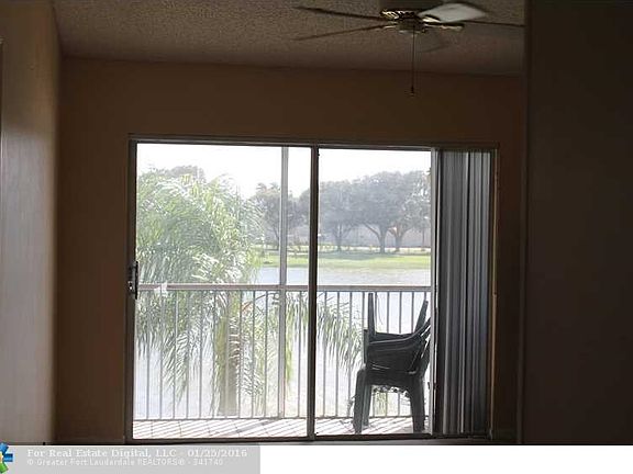 4th image of 5521 Lakeside Dr APT 204