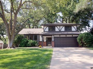 1403 Saint Raphael St, Bellevue, NE 68005