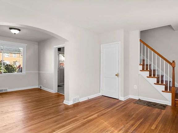 3rd image of 1420 Cedarcroft Rd