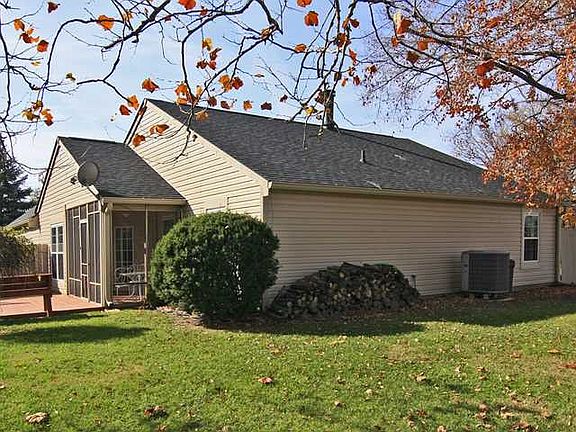 3rd image of 9473 Colony Pointe East Dr