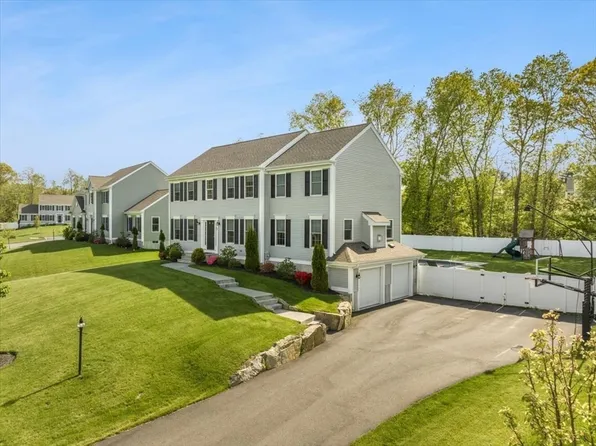 165 Goldfinch Dr, Raynham, MA 02767