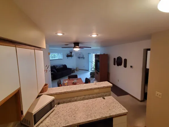 6253 Middleton Springs Dr, Middleton, WI 53562
