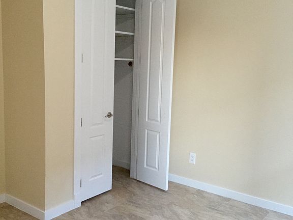 4th image of 1314 Seneca Ave APT 4J