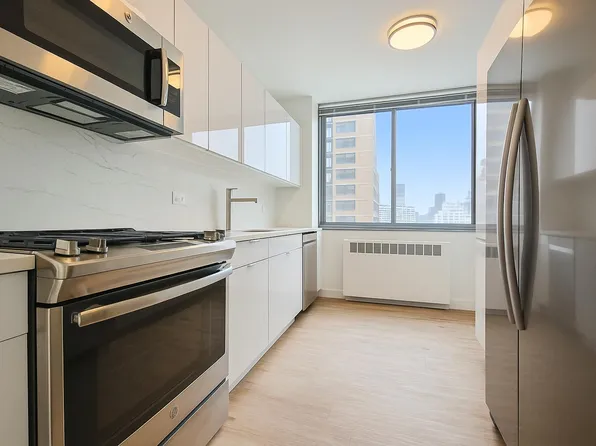 1735 York Avenue 21G image 3 of 18
