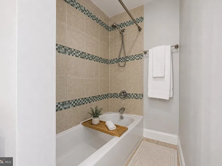 122 N Ellwood Ave — Photo 7