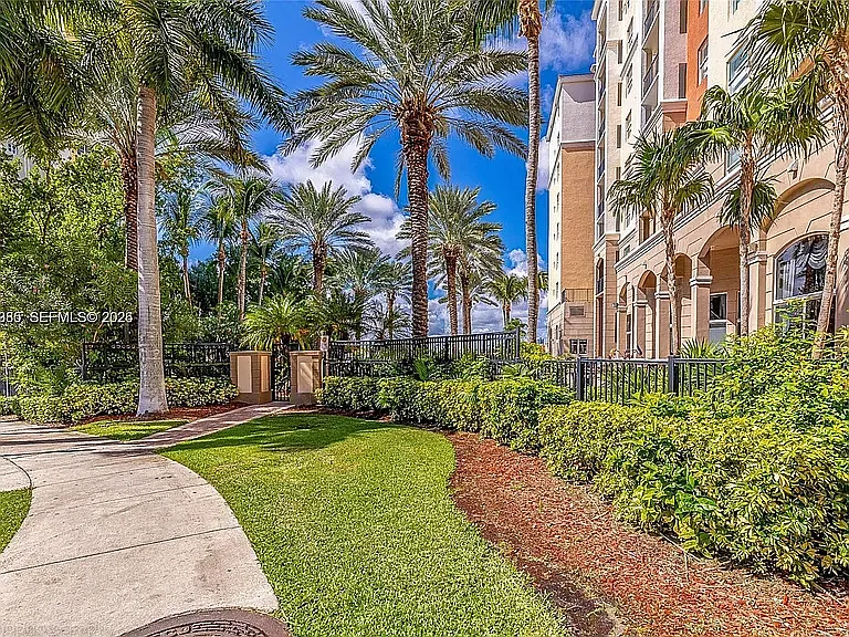 17150 N Bay Rd #2620 — Photo 48