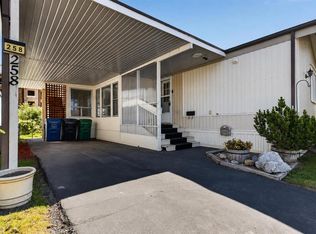 99 Arbour Lake Rd NW #258, Calgary, AB T3G 4E4