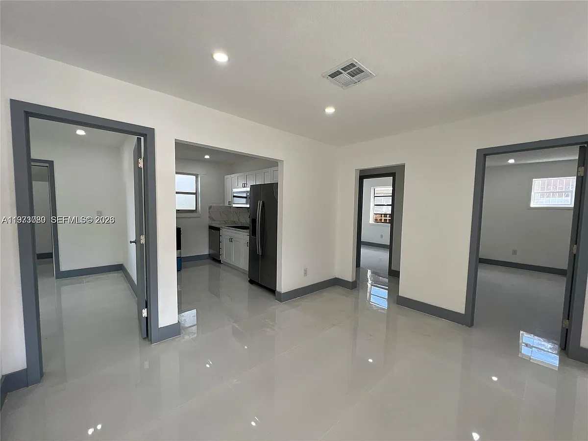 Building Photo - 2441 NW 32nd St #1