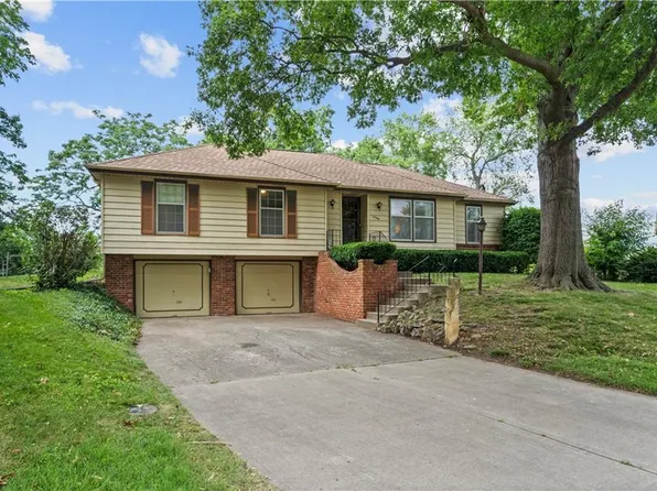 12108 W 60th St, Shawnee, KS 66216