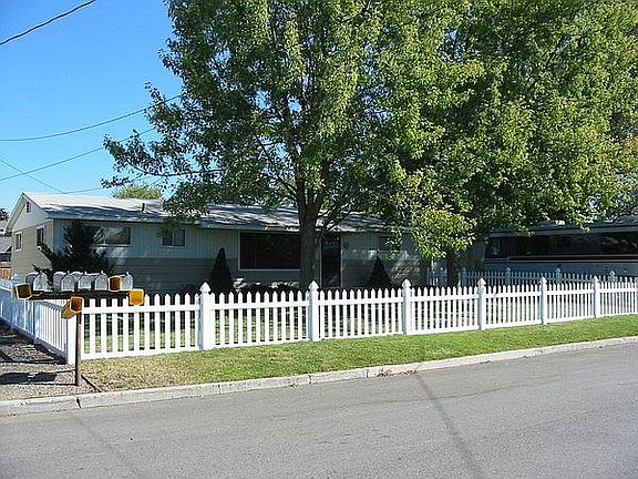 2nd image of 1420 N Mesa Rd