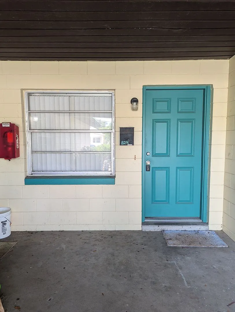 Spacious 2-Bedroom, 1-Bath First-Floor Apartment for Rent. Furry friends welcome! — Photo 1