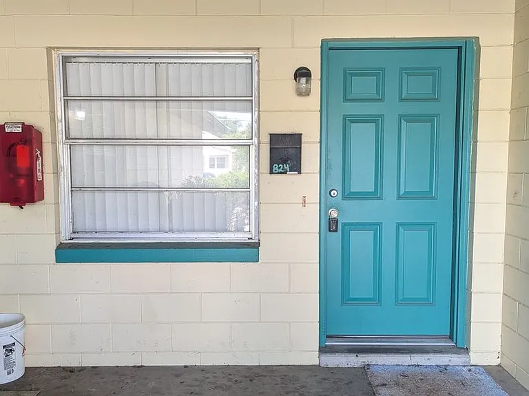 824 N Saint Clair Abrams Ave — Photo 1