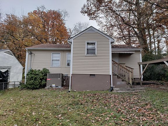 3rd image of 1015 E Oak Hill Ave