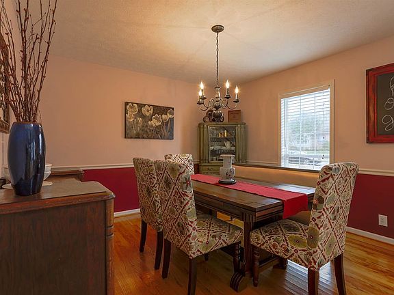 4th image of 158 Royal Ct
