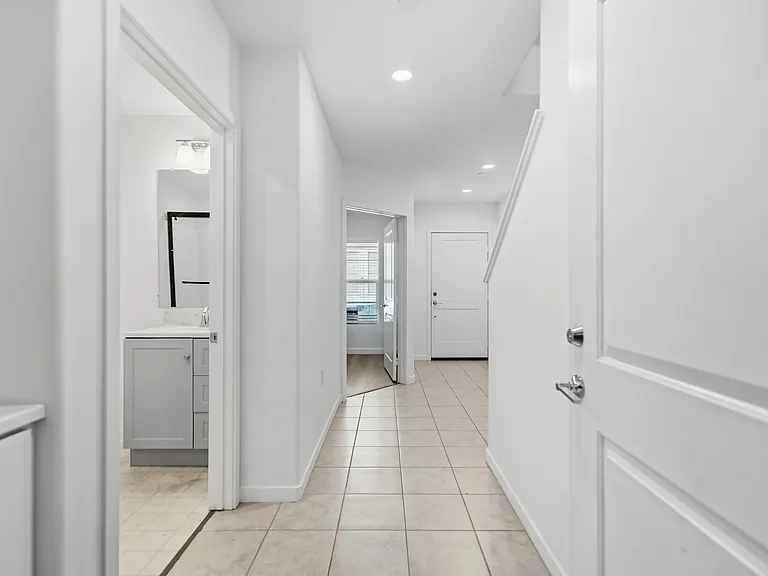 684 Panorama Ln — Photo 10