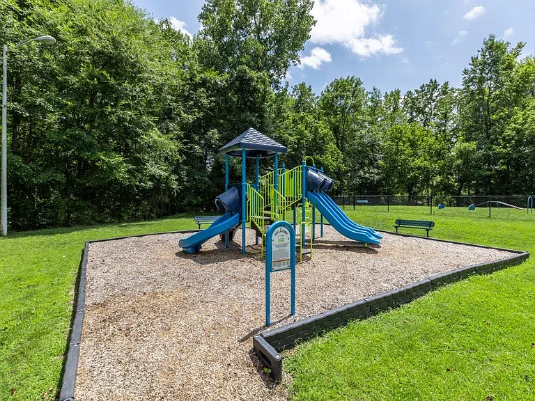Waters Edge Apartment Homes (NC) — Photo 16