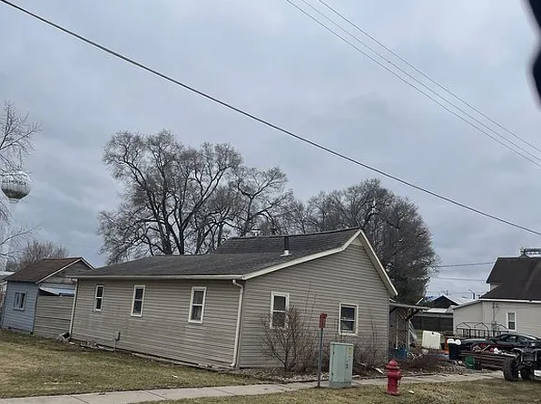 122 N Olive St, Williamsfield, IL 61489
