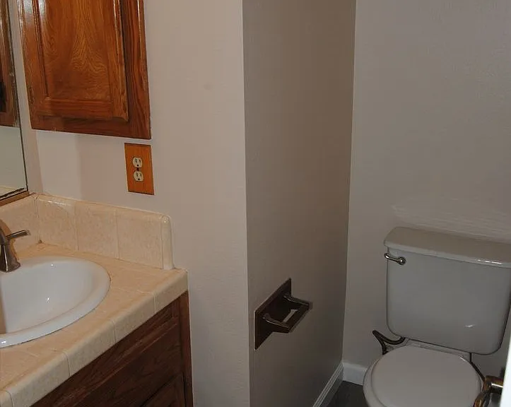 4620 Gorbett Ln — Photo 6