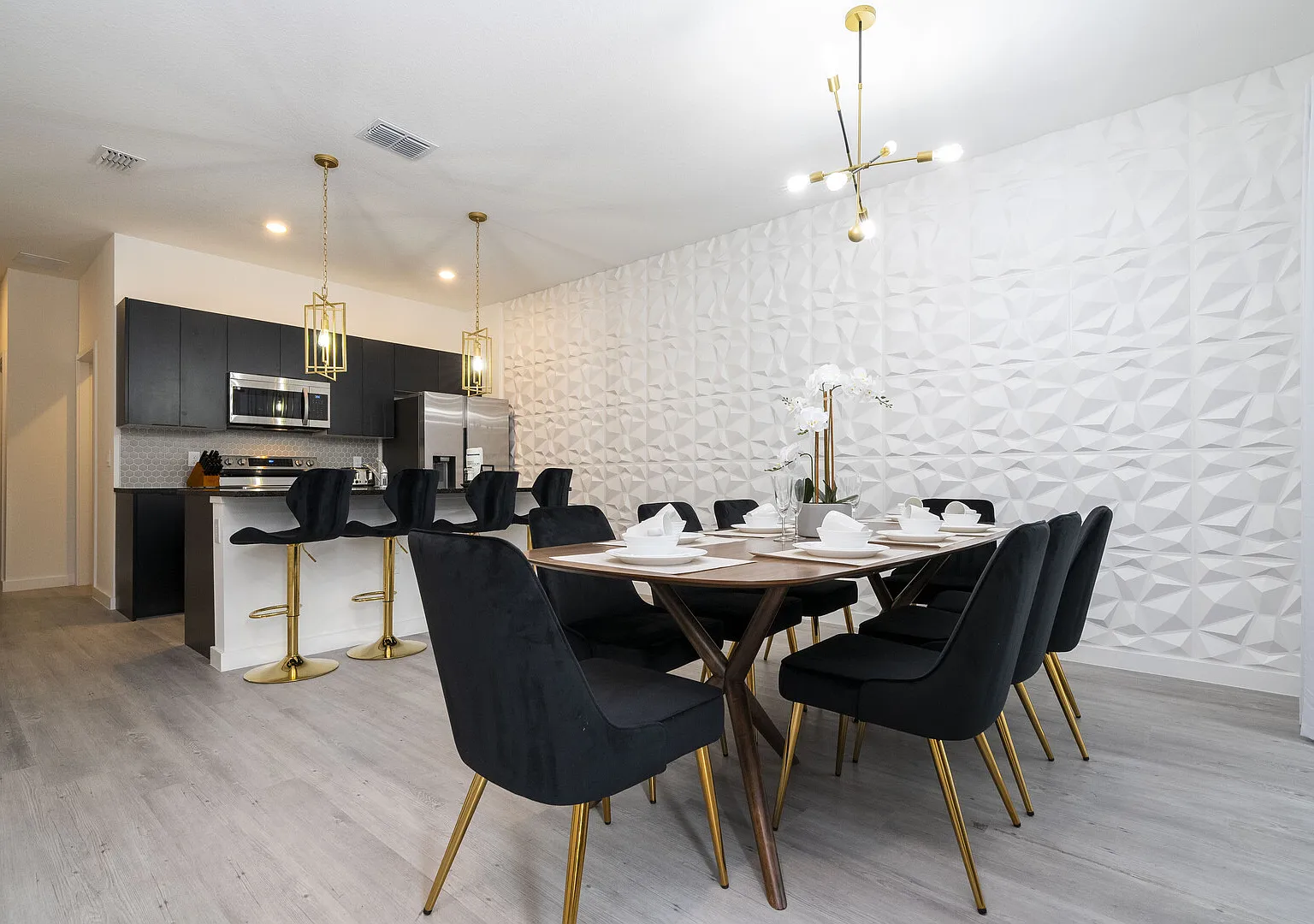 3236 TT Hub Townhome: 3BR, 3BA, Sleeps 8 — Photo 3