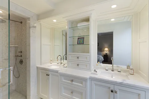 Sold by Compass | media 7