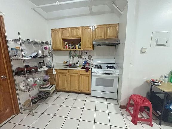 5th image of 524 51st St