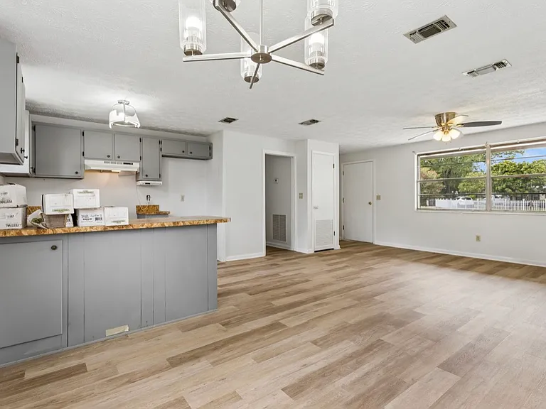 8428 Red Holly Ln — Photo 6