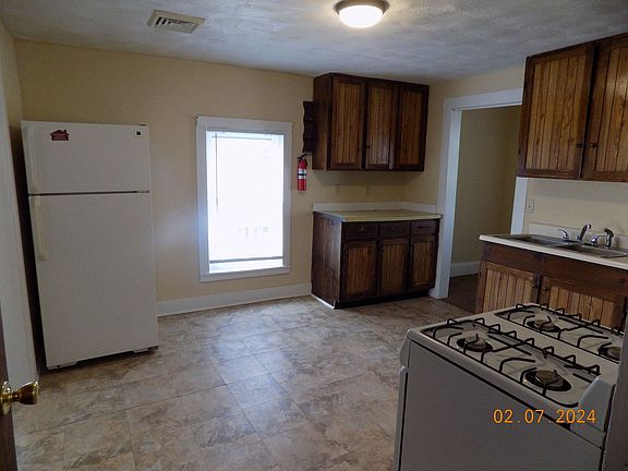 3rd image of 402 W 5th St #404-B