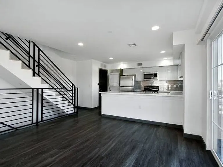 8748 Reading Ave — Photo 29