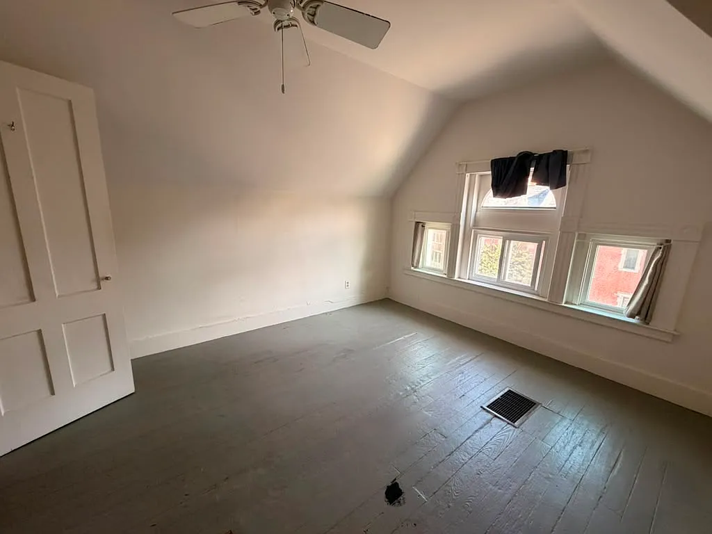 2 bed, $1,725 — Photo 2
