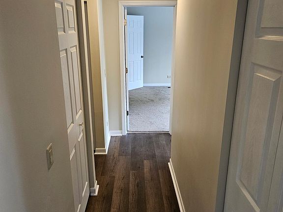 5th image of 721 Elm Ln APT 203
