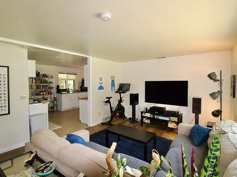 1405 Abilene Dr — Photo 8