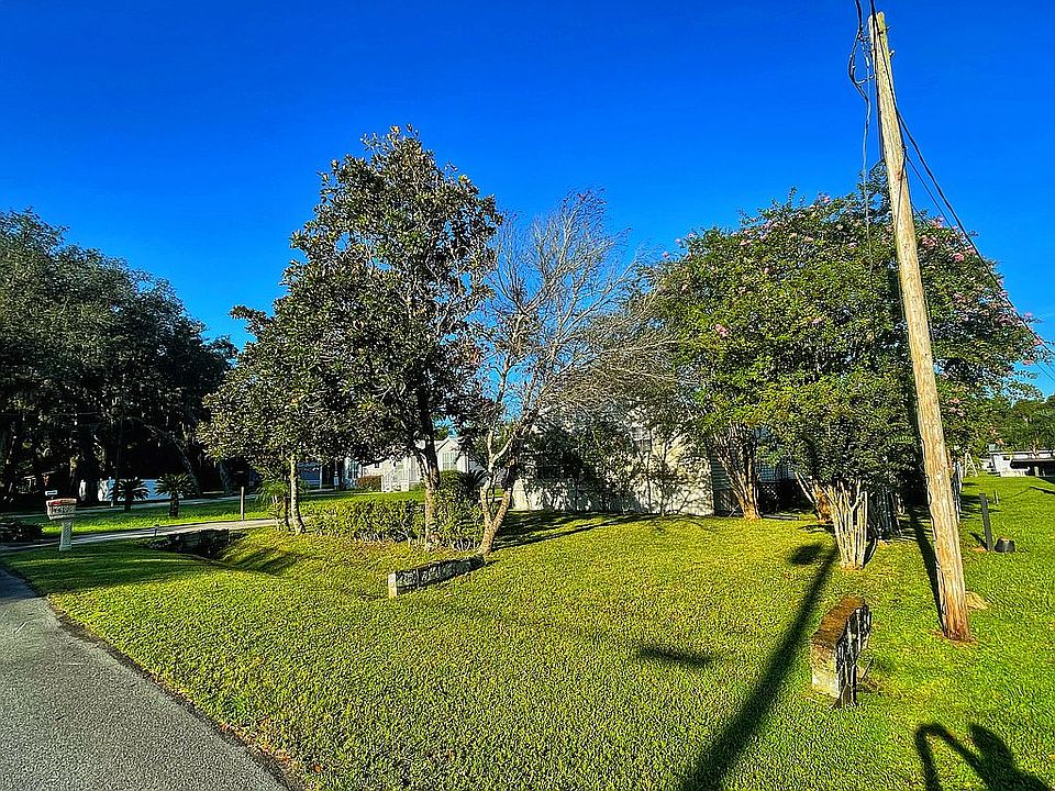 137 Waterside Ave, Satsuma, FL 32189 Zillow