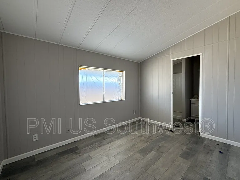 1066 Mobile Ln — Photo 10