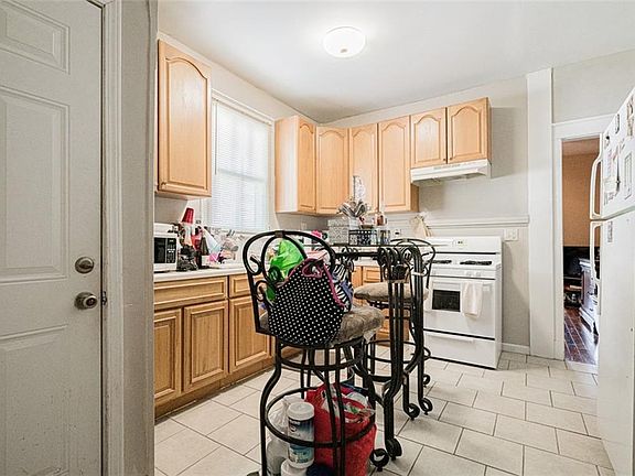 4th image of 4401-03 Walmsley Ave