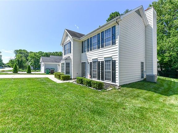 3rd image of 3107 Southampton Dr