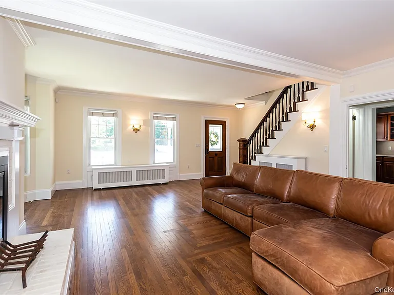 21 Franklin Ave — Photo 7