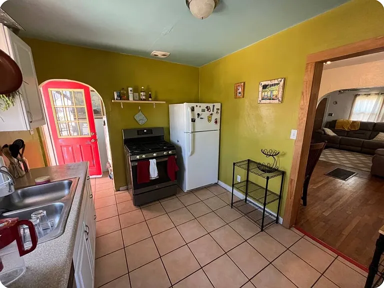 1316 Los Tomases Dr NW — Photo 4
