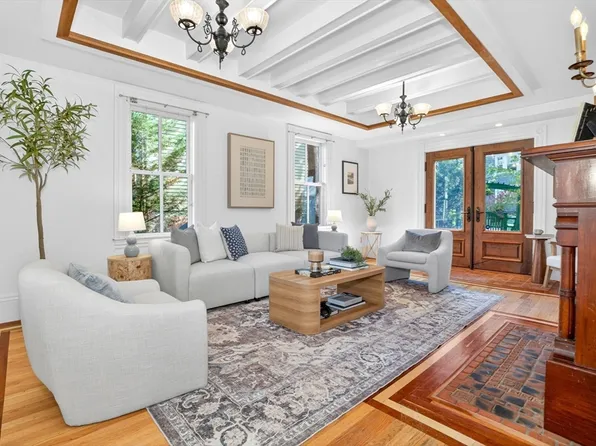 51 Green St, Jamaica Plain, MA 02130