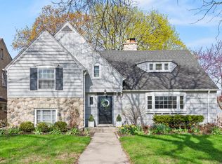 5347 N Santa Monica Blvd, Whitefish Bay, WI 53217