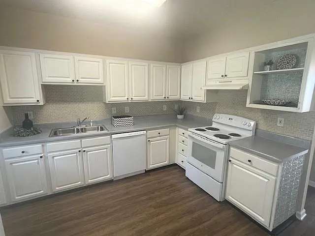 211 Odyssey Turn — Photo 6