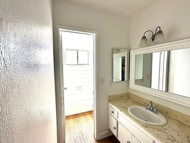 El Sorano Apartments — Photo 6