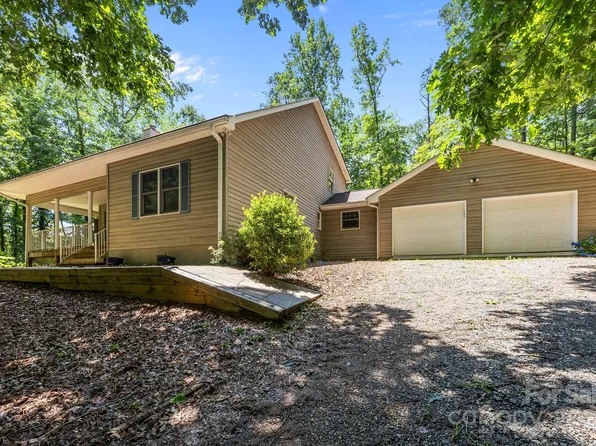 390 Hollow Wood Ln, Tryon, NC 28782