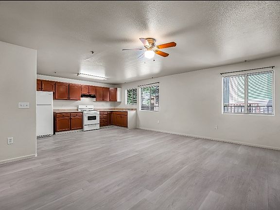 3rd image of 5231 Huntington Dr N APT 2
